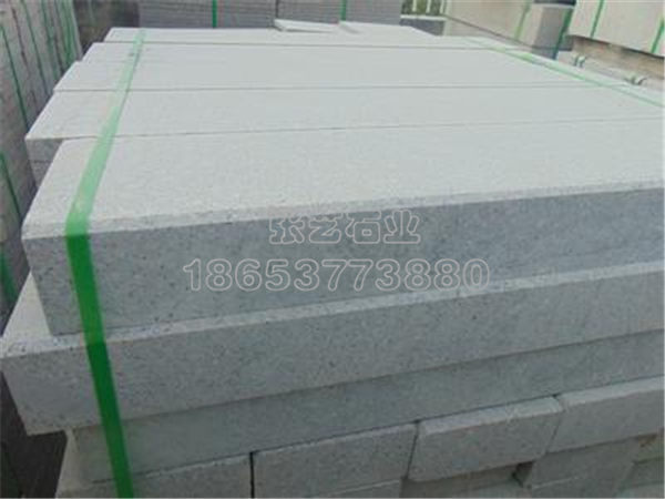 花崗巖路沿石生產(chǎn)廠家