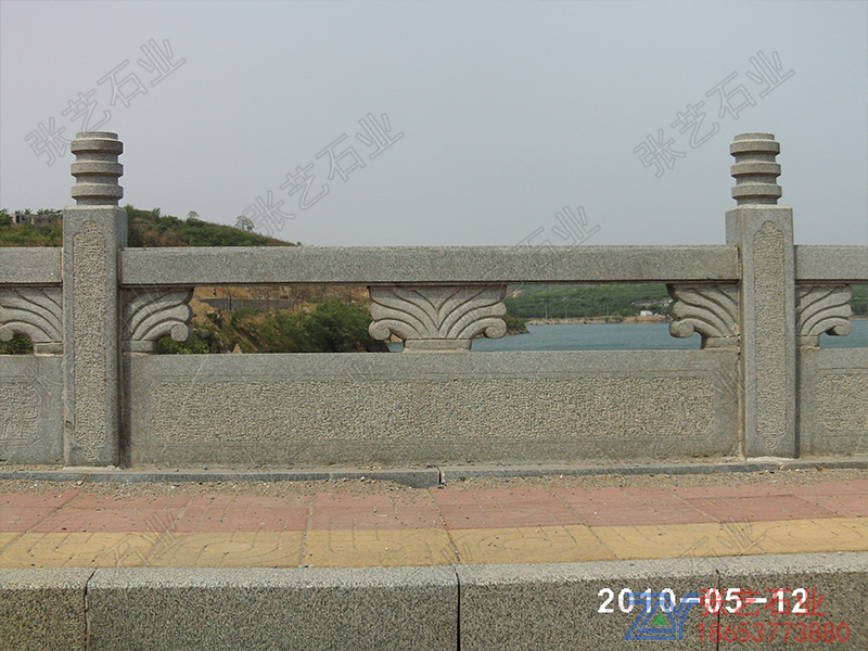 芝麻灰石欄桿-石護欄加工