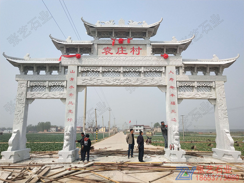 農(nóng)村芝麻白石門樓-白麻石牌樓廠家