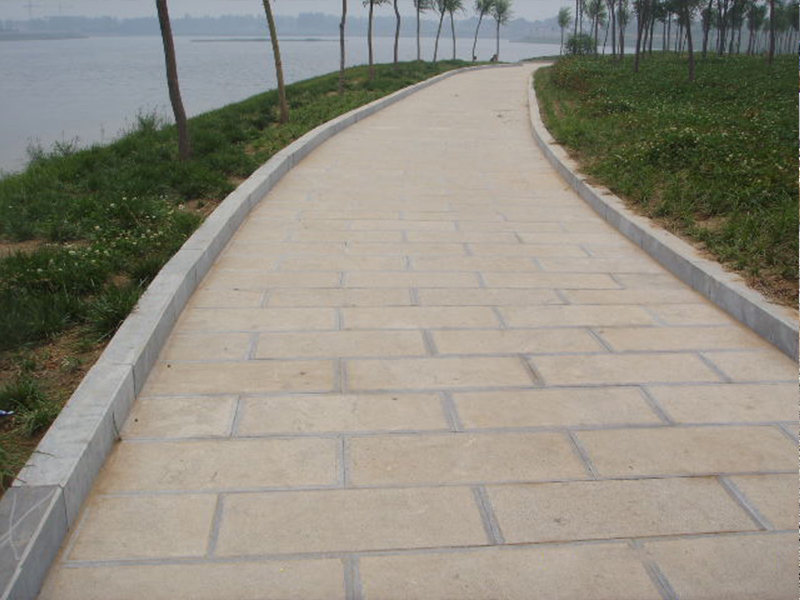 公園小路青石板材鋪裝