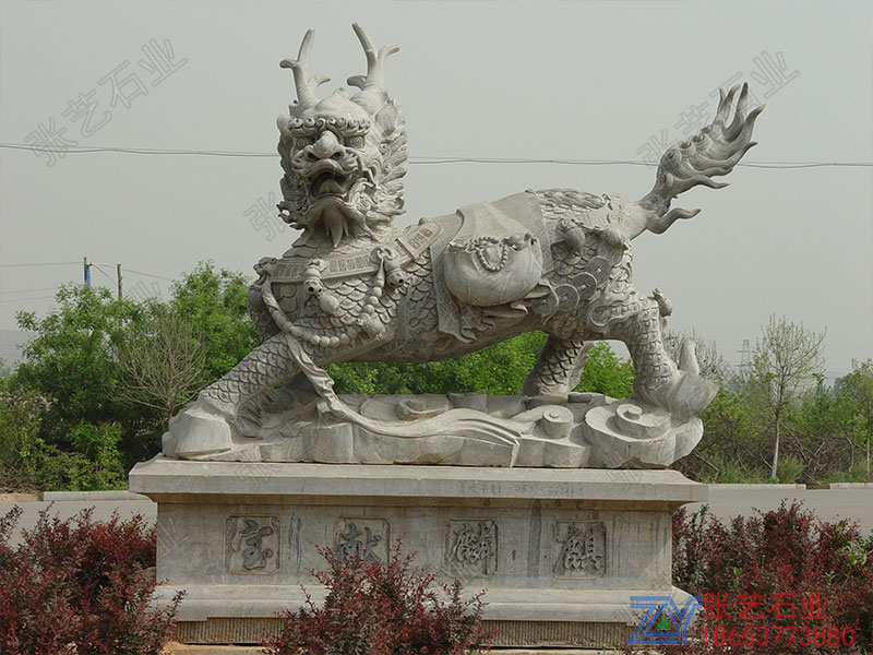 青石石雕麒麟-麒麟送寶